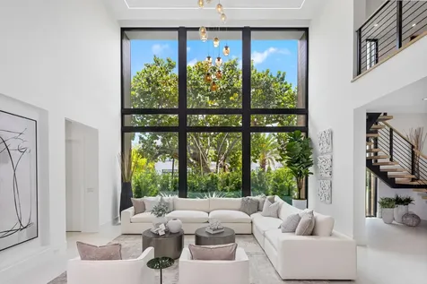 98 Ne Spanish Trail Boca Raton FL 33432