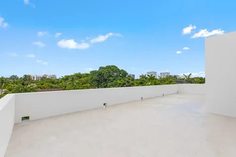 98 Ne Spanish Trail Boca Raton FL 33432