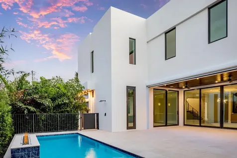 98 Ne Spanish Trail Boca Raton FL 33432