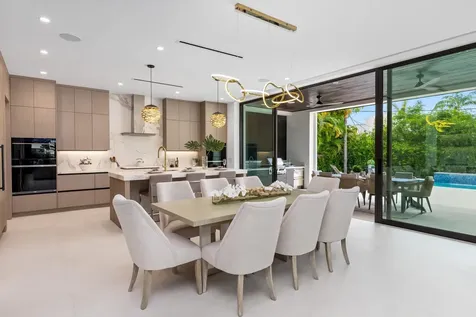 98 Ne Spanish Trail Boca Raton FL 33432