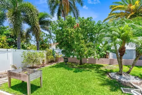 1685 Sw 17th Street Boca Raton FL 33486
