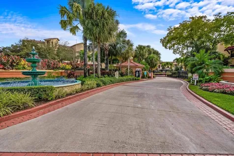 24 Uno Lago Drive Juno Beach FL 33408