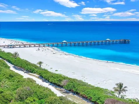 24 Uno Lago Drive Juno Beach FL 33408
