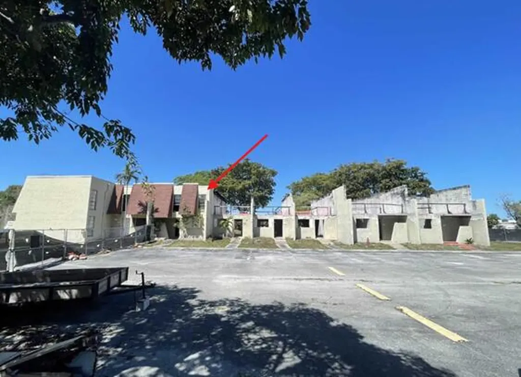 8921 Palm Tree Lane Pembroke Pines FL 33024