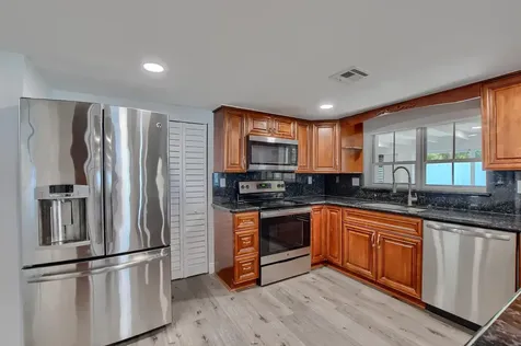 126 Nw 3rd Court Boca Raton FL 33432