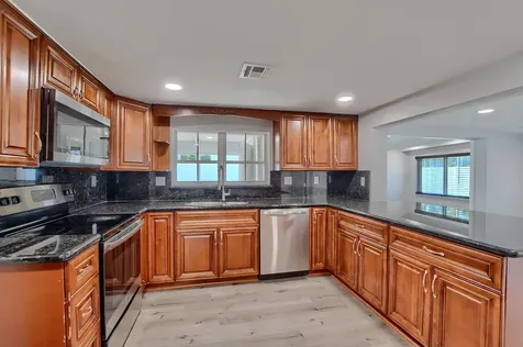 126 Nw 3rd Court Boca Raton FL 33432