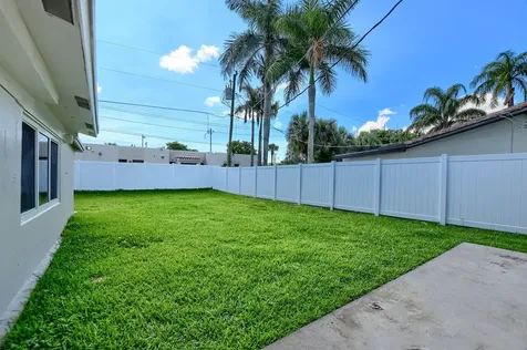 126 Nw 3rd Court Boca Raton FL 33432