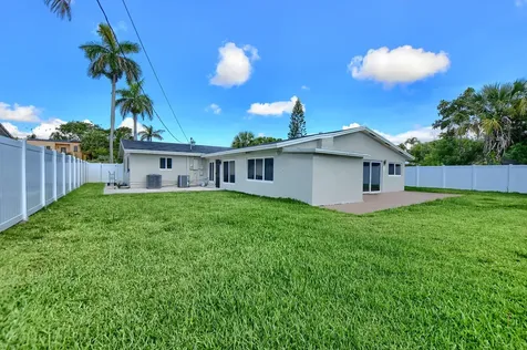 126 Nw 3rd Court Boca Raton FL 33432