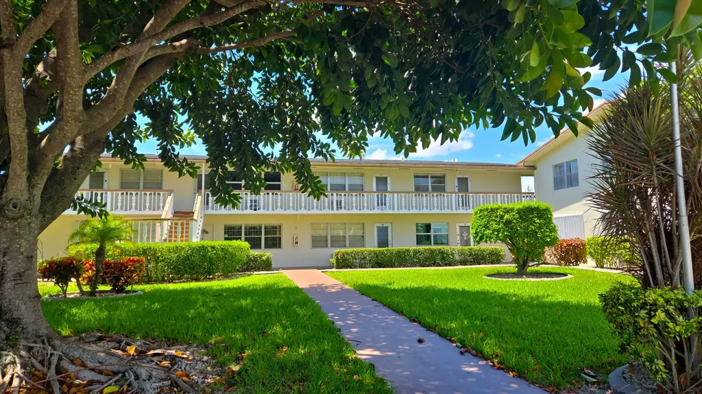 203 S Windsor I West Palm Beach FL 33417
