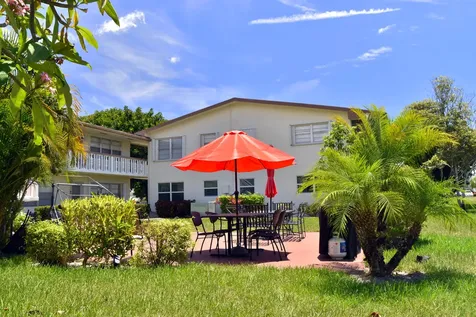 203 S Windsor I West Palm Beach FL 33417