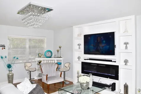 203 S Windsor I West Palm Beach FL 33417