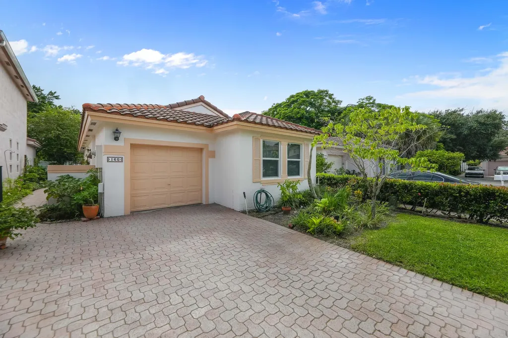 160 Nw 75th Way Plantation FL 33317