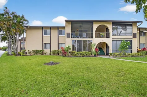 335 Pine Ridge Circle Greenacres FL 33463