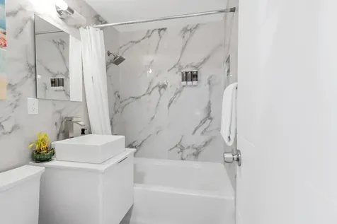 255 Glouchester Street Boca Raton FL 33487