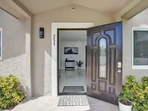 255 Glouchester Street Boca Raton FL 33487