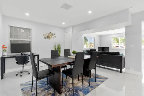 255 Glouchester Street Boca Raton FL 33487
