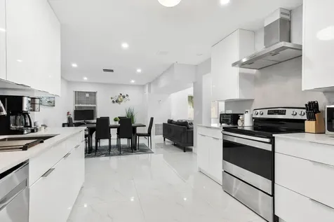 255 Glouchester Street Boca Raton FL 33487