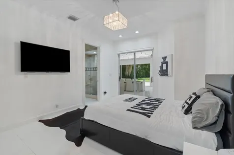 8076 Twin Lake Drive Boca Raton FL 33496