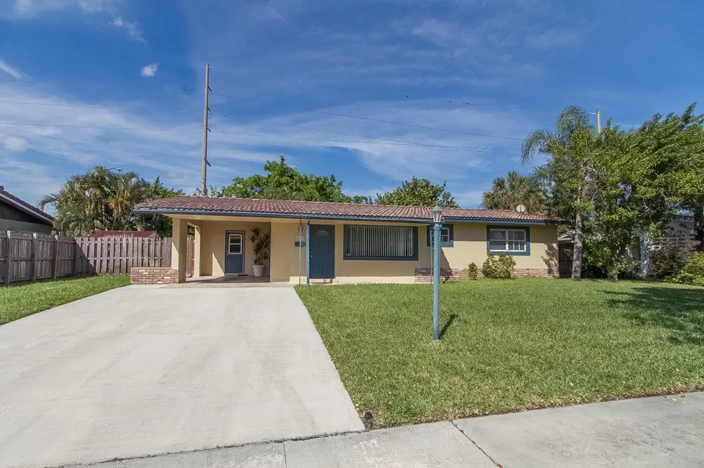 927 W Royal Palm Road Boca Raton FL 33486