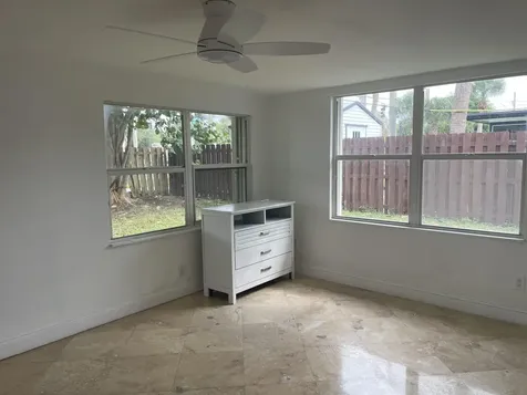 927 W Royal Palm Road Boca Raton FL 33486