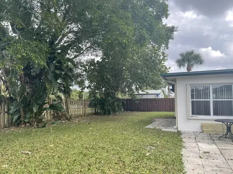927 W Royal Palm Road Boca Raton FL 33486