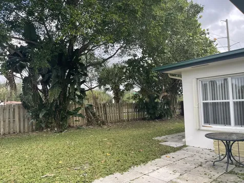 927 W Royal Palm Road Boca Raton FL 33486