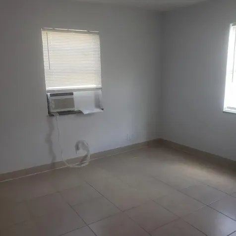 925 6th Street West Palm Beach FL 33401