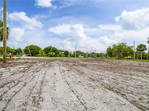 445 Old Dixie Highway Vero Beach FL 32962