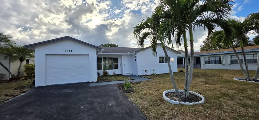 7112 Pine Manor Drive Lake Worth FL 33467