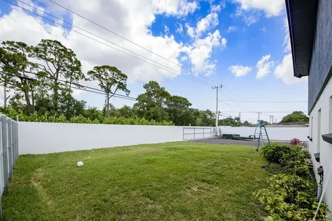 5234 Edwards Road Fort Pierce FL 34981