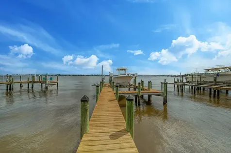 32 Sw Riverway Boulevard Palm City FL 34990