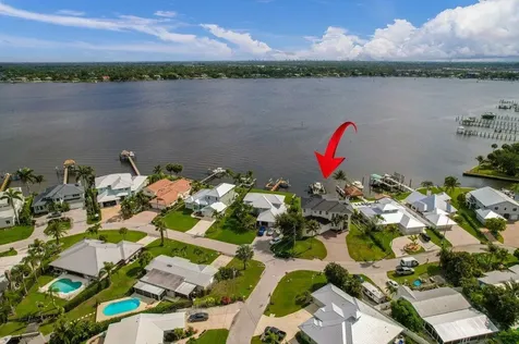 32 Sw Riverway Boulevard Palm City FL 34990