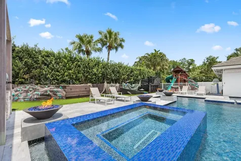 2201 Nw 57th Street Boca Raton FL 33496