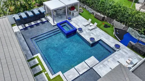 2201 Nw 57th Street Boca Raton FL 33496