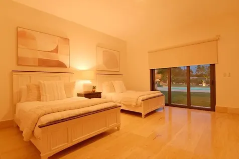 72 00 Casa De Campo DR 22000