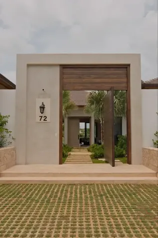72 00 Casa De Campo DR 22000