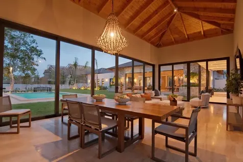 72 00 Casa De Campo DR 22000