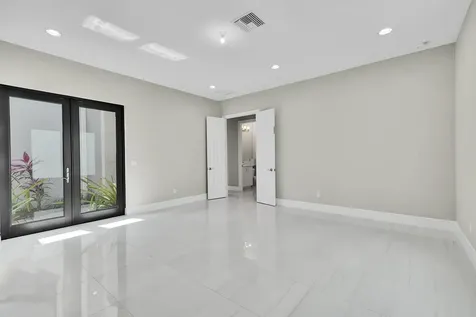 9081 Chauvet Way Boca Raton FL 33496