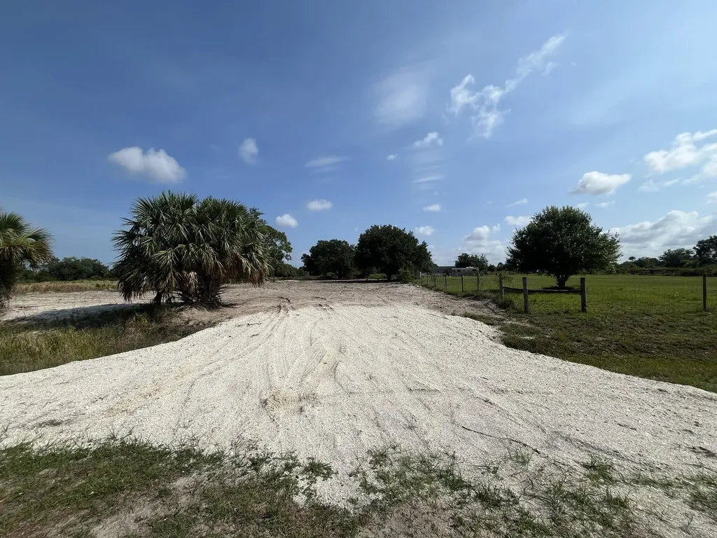 15187 NW 278th Street Okeechobee FL 34972