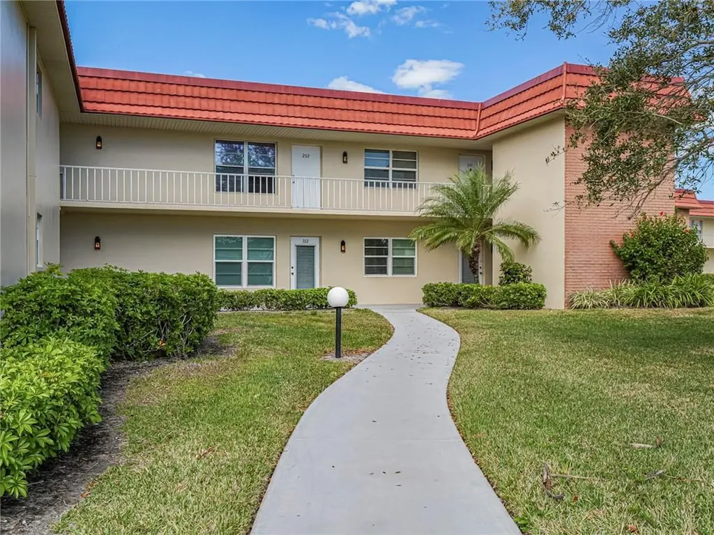 62 Woodland Drive Vero Beach FL 32962