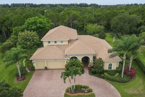 7668 Se Laque Circle Stuart FL 34997
