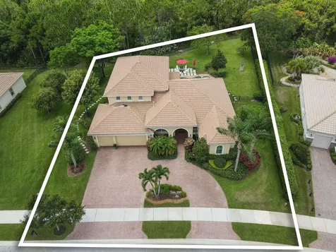 7668 Se Laque Circle Stuart FL 34997