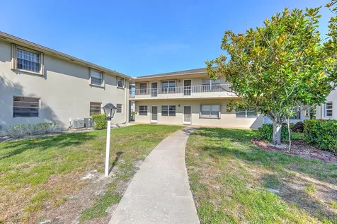 25 Lake Vista Trail Port Saint Lucie FL 34952