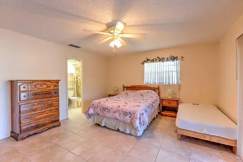 25 Lake Vista Trail Port Saint Lucie FL 34952