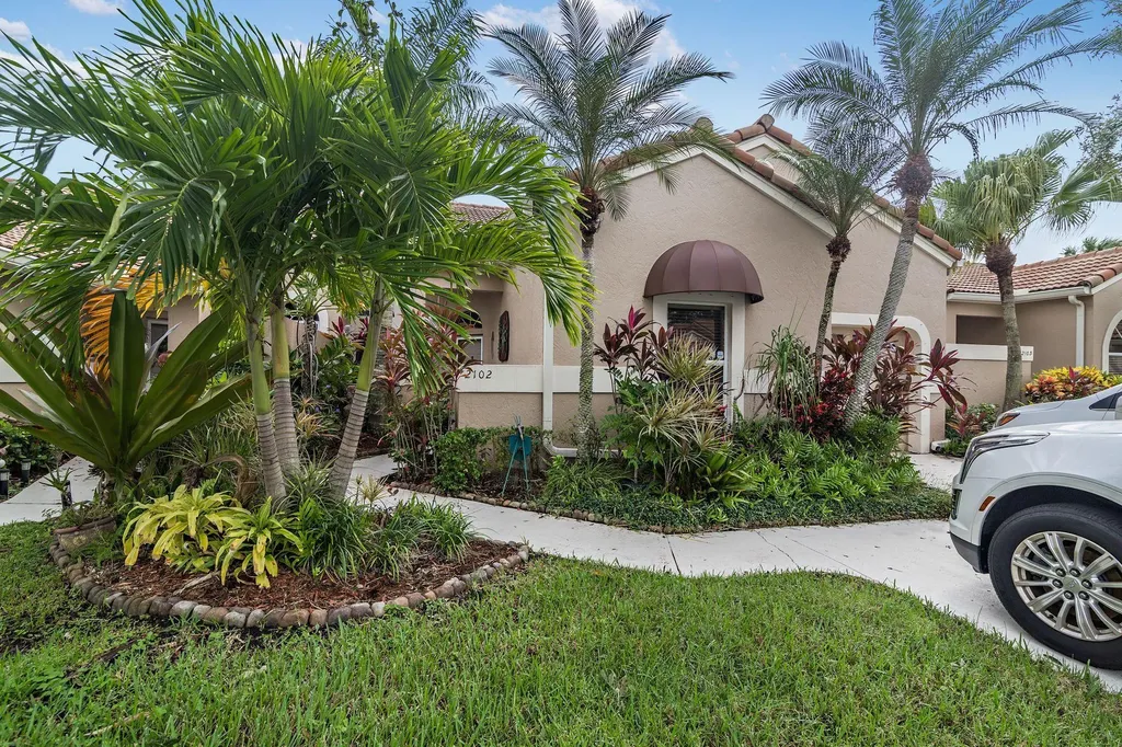 2102 Mahogany Place Palm Beach Gardens FL 33418