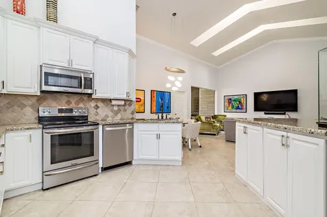 2102 Mahogany Place Palm Beach Gardens FL 33418