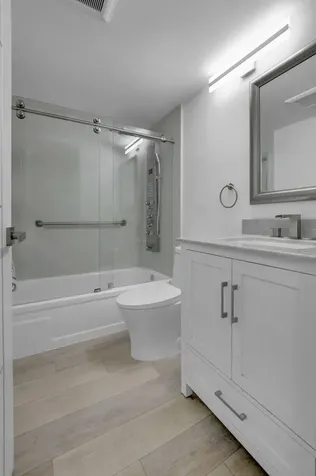 1084 Guildford Boca Raton FL 33434