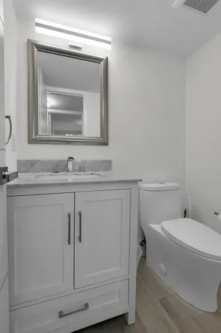 1084 Guildford Boca Raton FL 33434