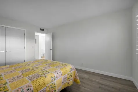 1084 Guildford Boca Raton FL 33434