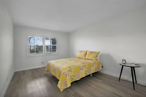 1084 Guildford Boca Raton FL 33434